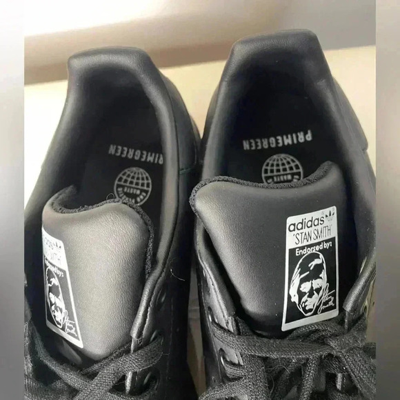 Stan Smith and Adidas Matte Black Sneakers Sz 6 - Picture 3 of 8